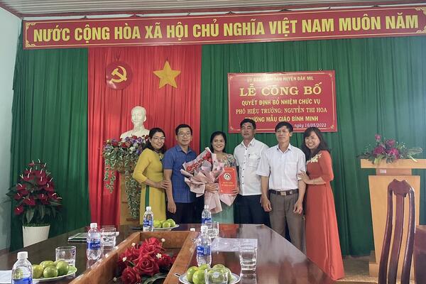 Lễ công bố Quyết định điều động, bổ nhiệm chức vụ Phó Hiệu trưởng Trường Mẫu giáo Bình Minh.