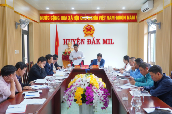 Đoàn công tác Sở Tài nguyên và Môi trường tỉnh Đắk Nông làm việc tại huyện Đắk Mil